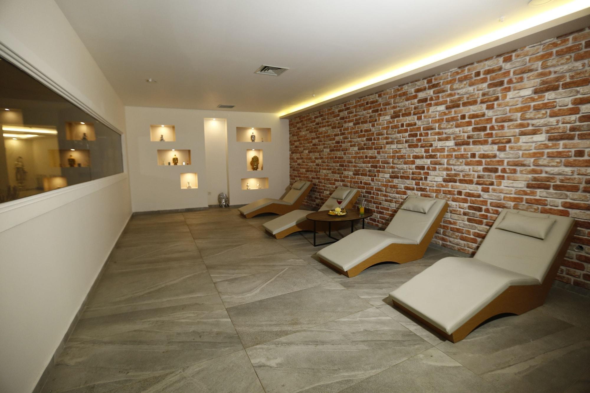 Noax Hotel Μερσίνη Εξωτερικό φωτογραφία
