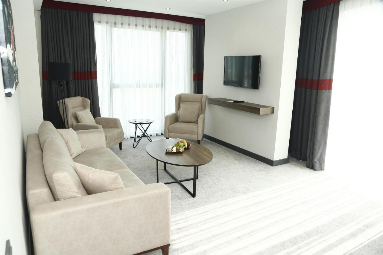 Noax Hotel Μερσίνη Εξωτερικό φωτογραφία